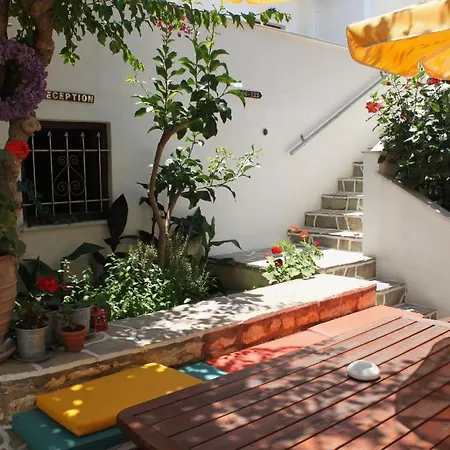 Ξενοδοχείο με διαμερίσματα Sunrise Paros 3*