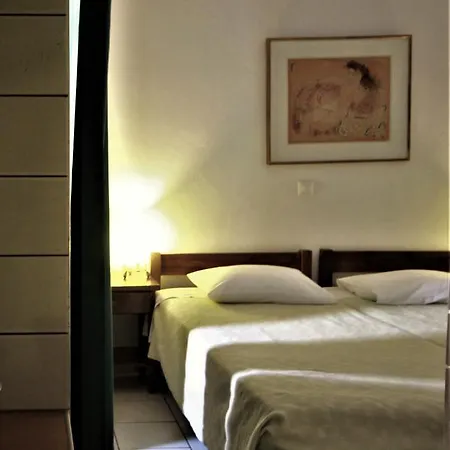 Sunrise Paros מלון דירות 4*